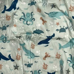 Two pack fitted crib sheets